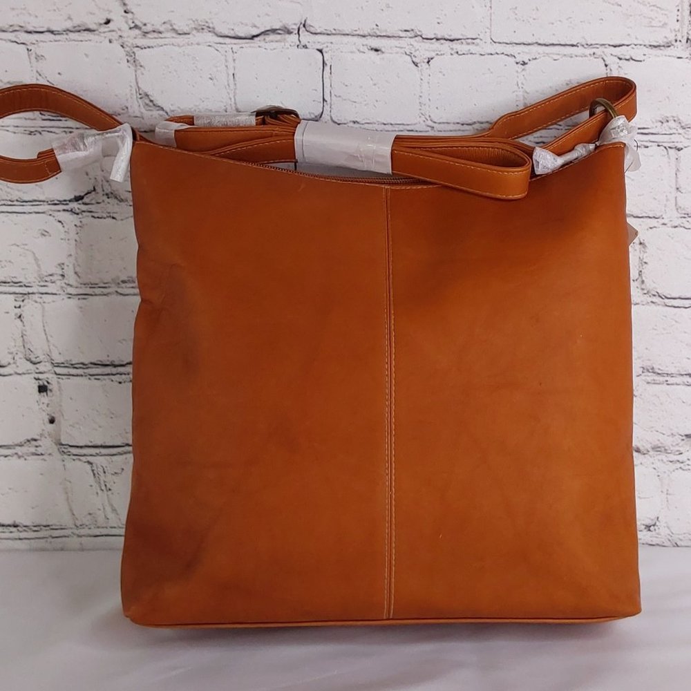 'LE DONNA' 'AVERELY' COLOMBIAN LEATHER TOP ZIP CLOSURE ADJUSTABLE CROSSBODY BAG - Picture 3 of 16